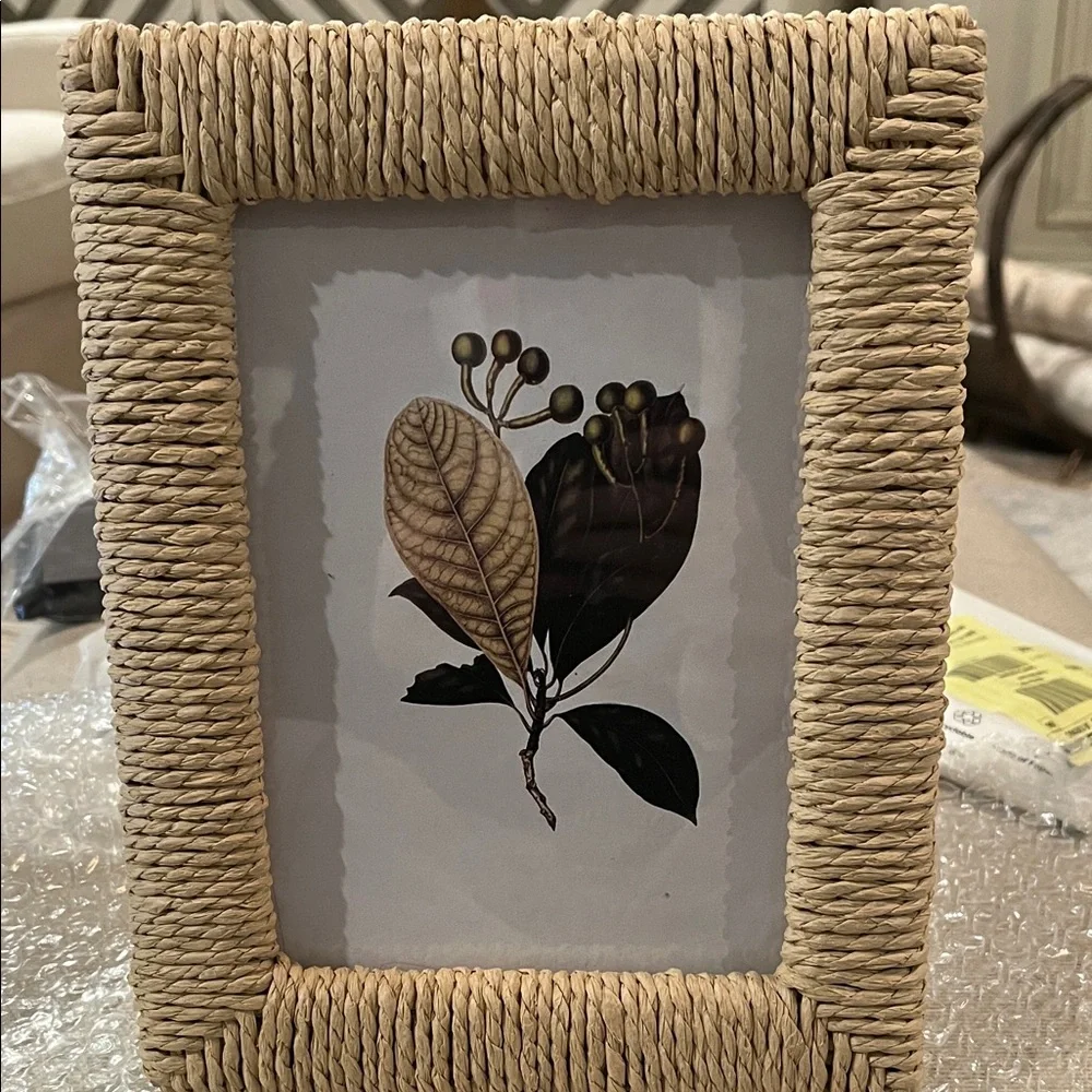 Natural Rattan 5 X 7 Picture Frame/NIB